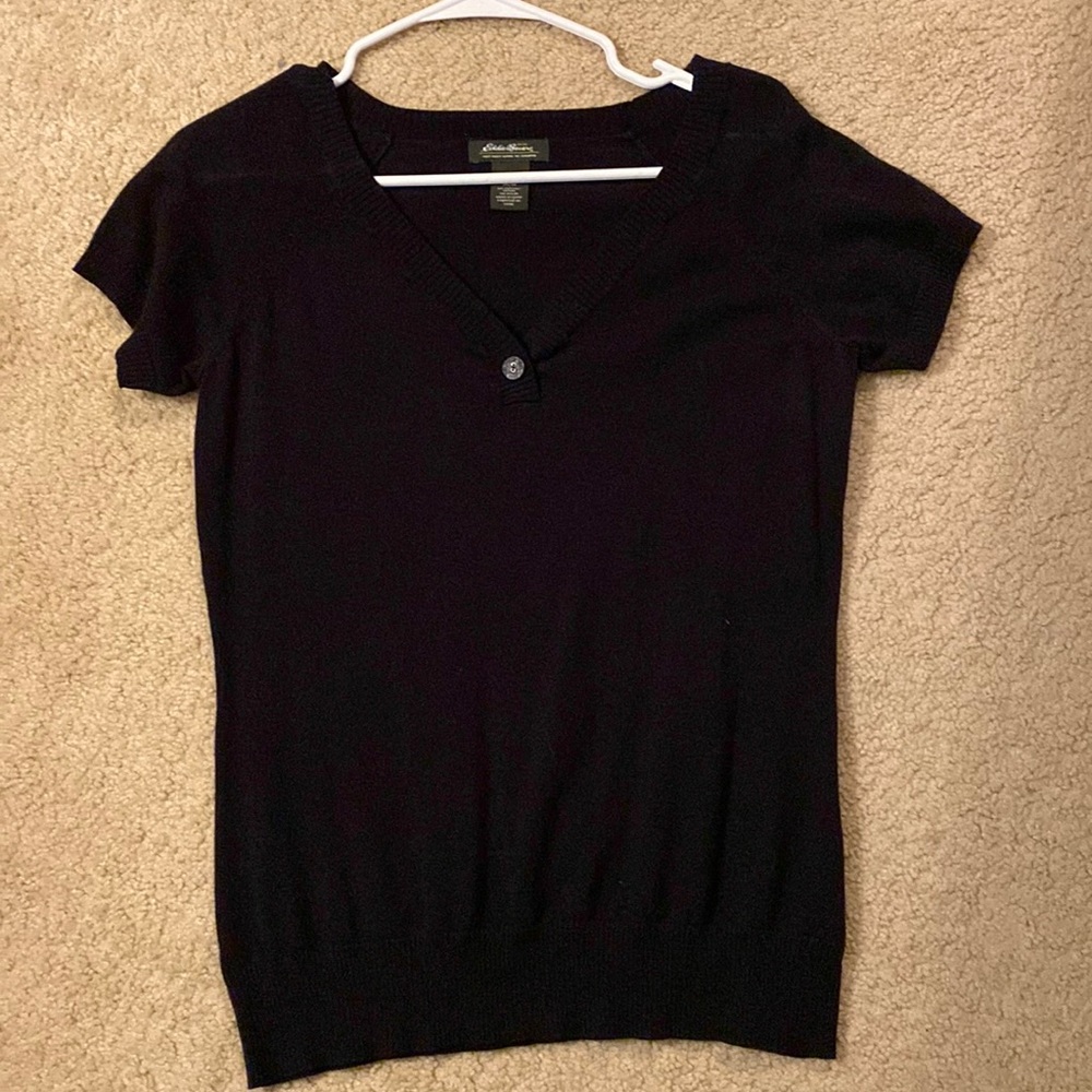 Eddie Bauer short sleeve sweater black with bottom vneck
